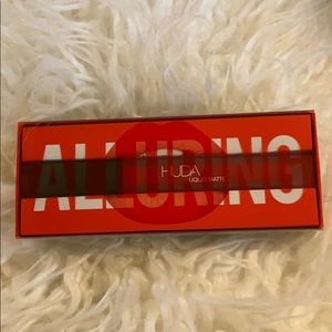 Huda beauty exclusive shade for allure beauty box